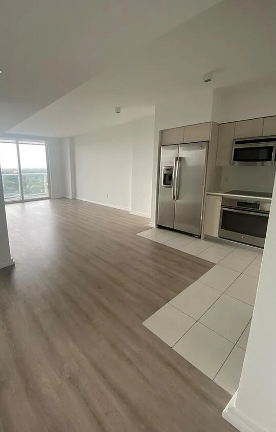 Foto principal - 4250 Biscayne Blvd