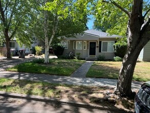 Building Photo - 1008 Queen Anne Ave