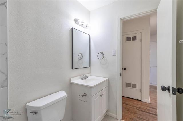 Foto del edificio - 2326 N Mockingbird Ln