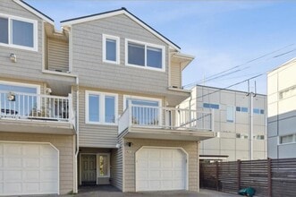 Building Photo - 9215 Linden Ave N