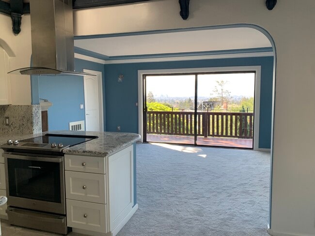 Kitchen to front room - 28 Panoramic Way