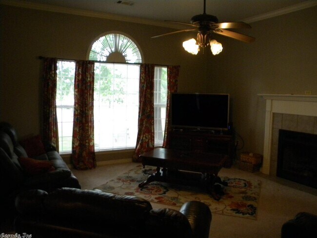 Building Photo - 1505 Lauren Dr