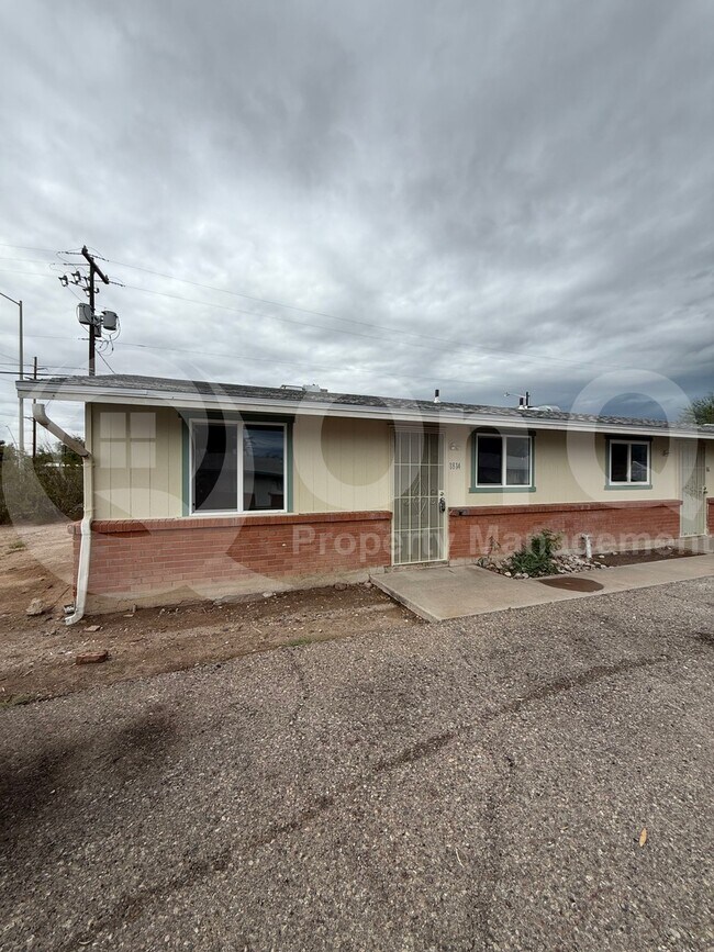 Foto del edificio - 1814 S Van Buren Ave