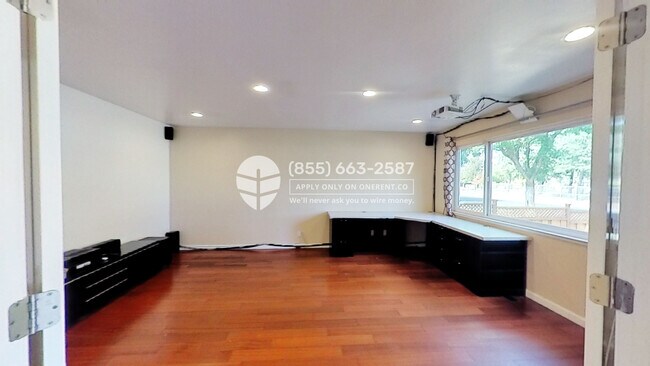 Building Photo - 813 Ponderosa Ave