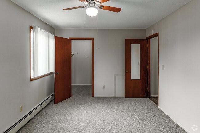 1BR, 1BA - 715SF - Bedroom - Sun Place