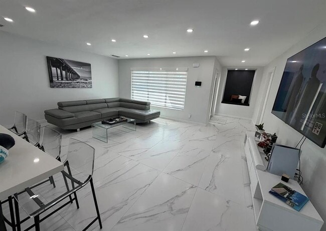 Foto del edificio - 1359 40th Ave NE