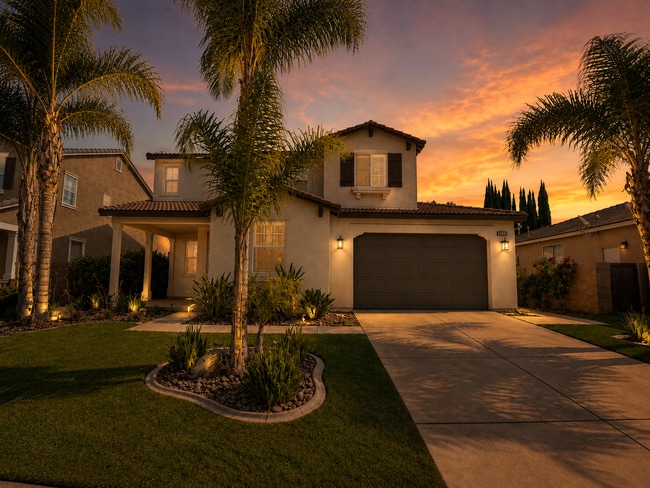 Building Photo - Beautiful Heritage Lake 3 Bedroom+ House for rent