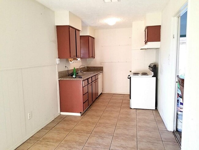 Building Photo - 11523 Glenwolde Dr