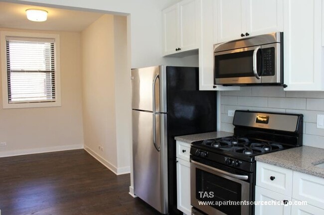 Photo - 1606 W Belle Plaine Ave Apartment