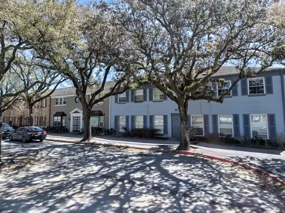 Photo - 11609 Chimney Rock Rd (Houston, TX)