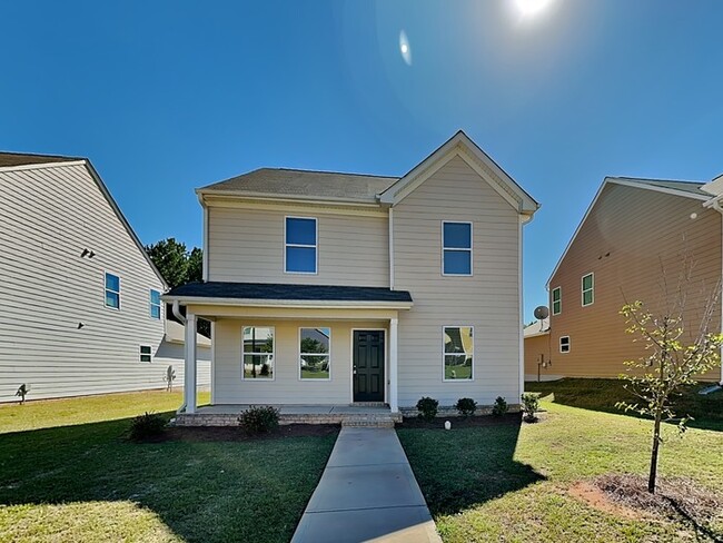 Building Photo - Lovely Home in Porterdale!