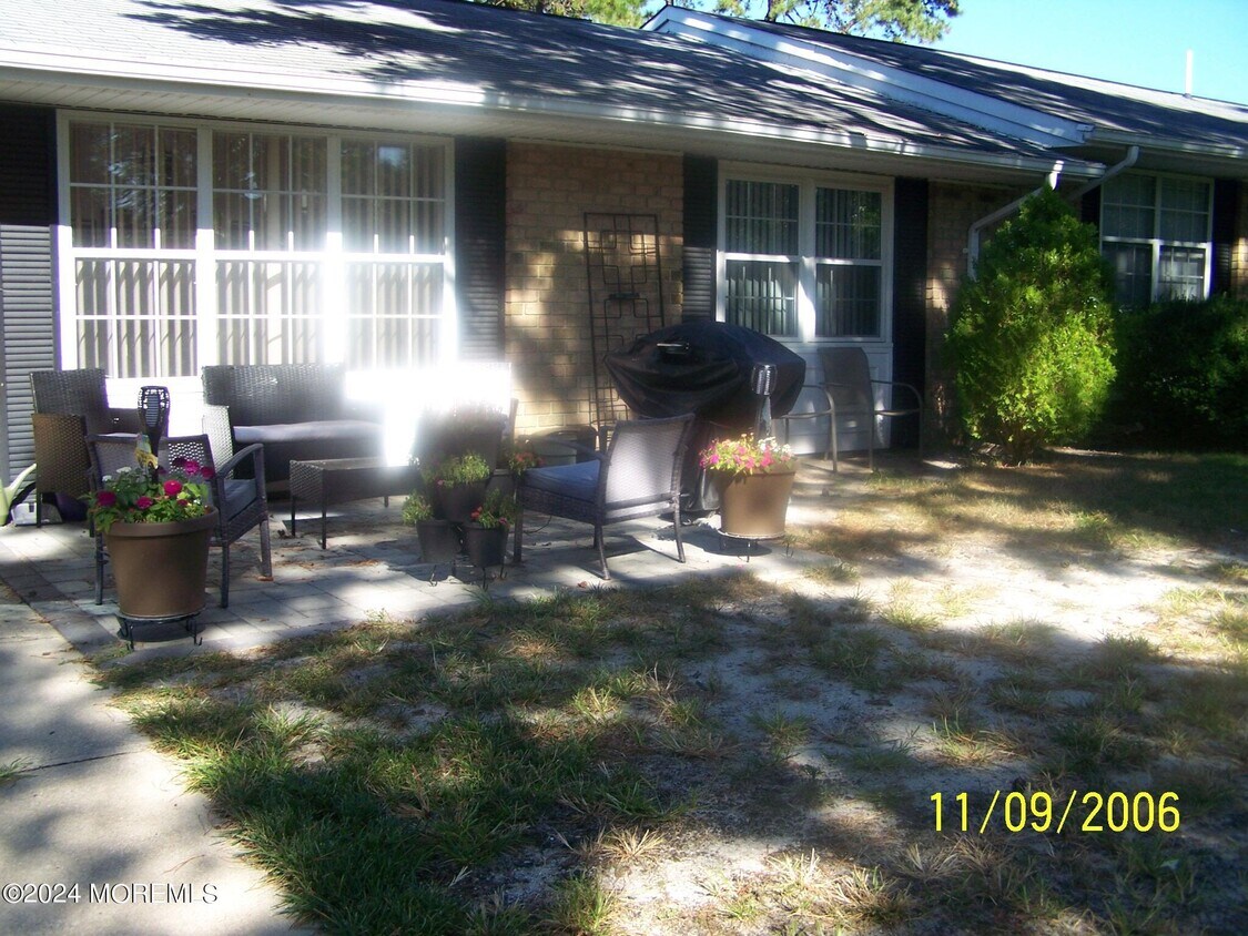 Primary Photo - 33B Gramercy Ln
