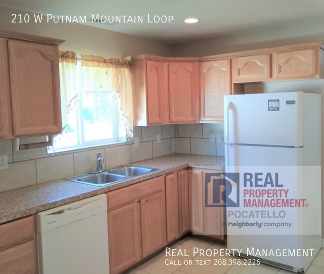 Building Photo - Beautiful 3 bedroom 2 bath Home In Inkom -...