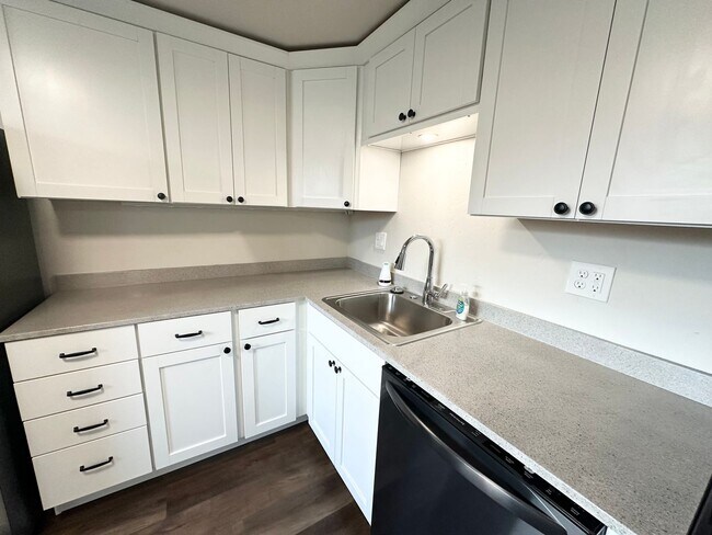 Foto del edificio - Rent with confidence! Across the street from College of Idaho!