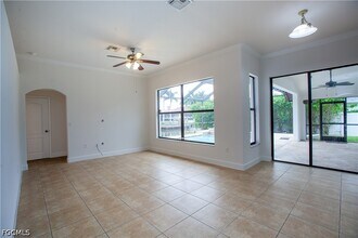 Building Photo - 2110 SW 38th Terrace