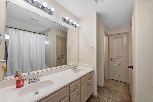 Foto del edificio - 20706 Stewart Crest Ln