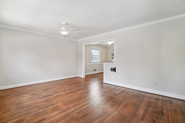 Foto del edificio - 4802 Patterson Ave