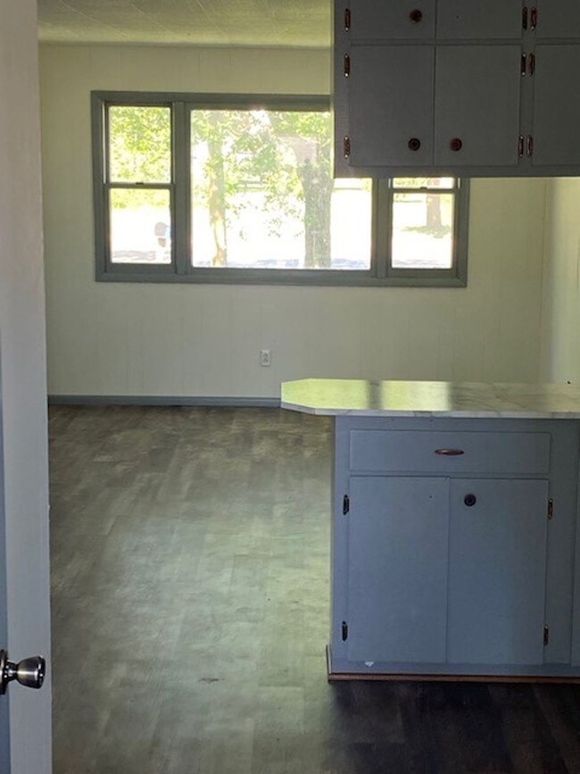 Building Photo - 2 Bedrooms, 1 Bathroom Single Family Home ...