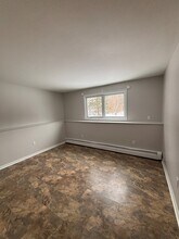 Building Photo - 52 Bissett Rd