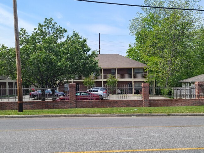 Foto del edificio - 1701 Somerville Rd SE