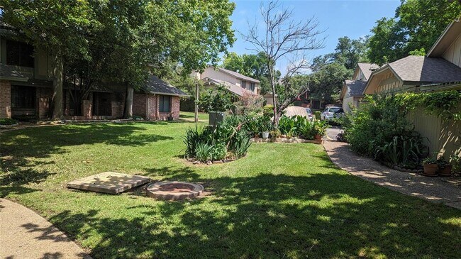 Foto del edificio - 912 W Meadowmere Ln