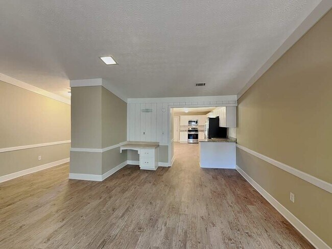 Foto del edificio - 1694 Webb Gin House Rd