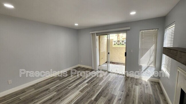 Foto del edificio - 2047 Lakeridge Cir