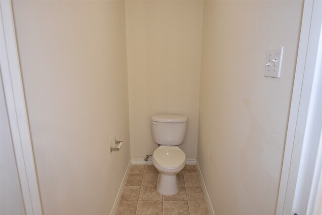 Building Photo - 10069 Sharpton Dr