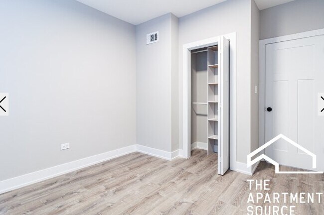 Building Photo - 554 W Aldine Ave