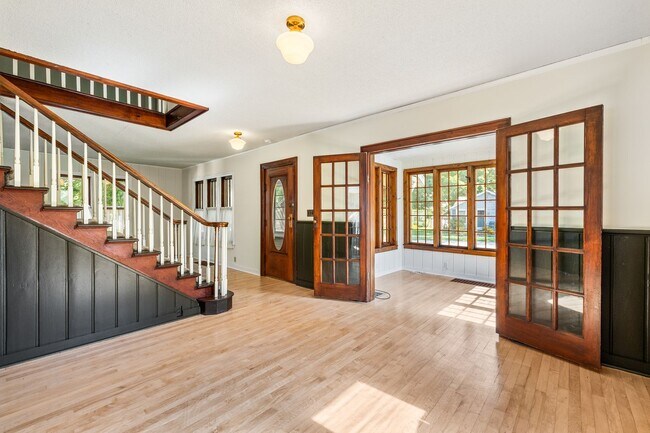 Foto del edificio - Charming 3 Bedroom, 2 Bath Home with Abund...