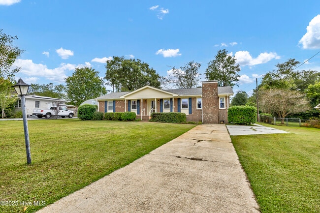 Building Photo - 313 Monterey Dr