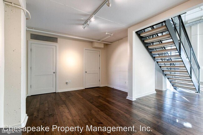 Building Photo - 2 br, 2.5 bath House - 1220 Bank Street #410