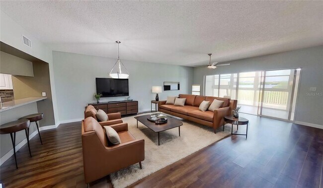 Foto del edificio - 6495 Shoreline Dr