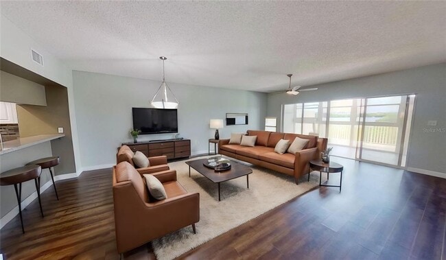 Building Photo - 6495 Shoreline Dr