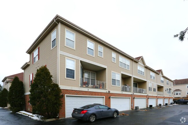 Building Photo - 3-33 E Illinois Ave