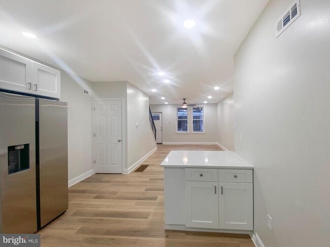 Building Photo - 5860 Osage Ave