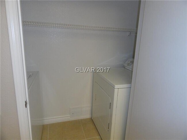 Building Photo - Silverado Ranch 1152