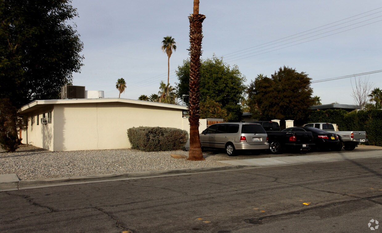 Foto del edificio - 588 S Highland Dr