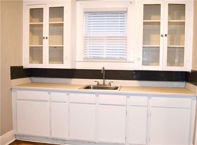 Foto del edificio - 611 Nelray Blvd