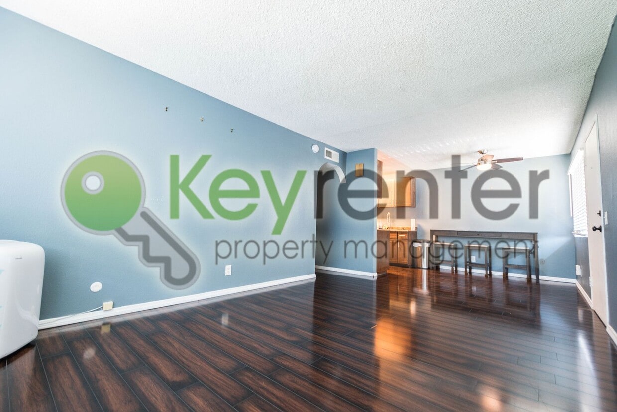 Foto principal - Charming Condo in the heart of Otay West |...