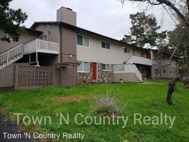 Building Photo - 802 Sunset Dr