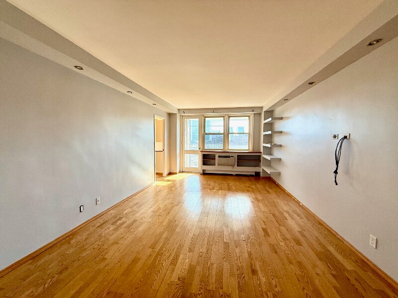 Foto del edificio - 444 Bedford St