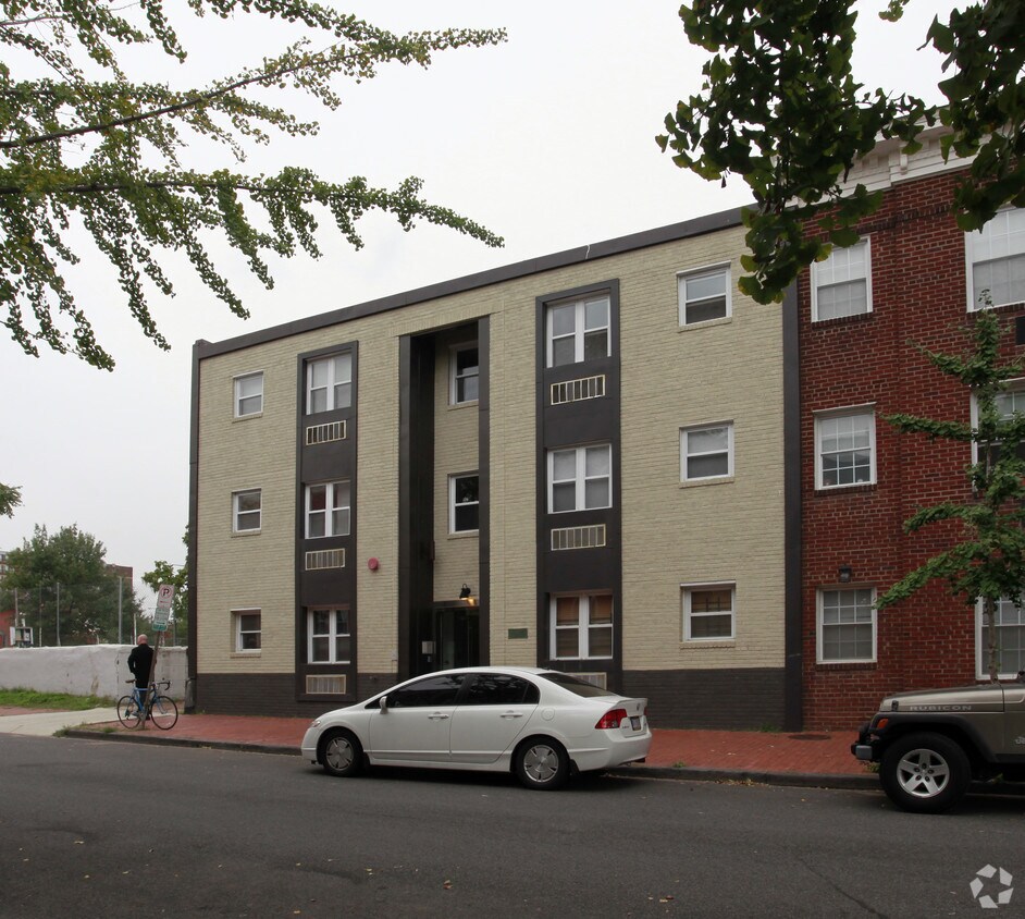 Building Photo - 1512 Marion St NW