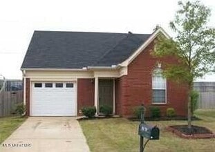 Building Photo - 8170 Clubview Dr