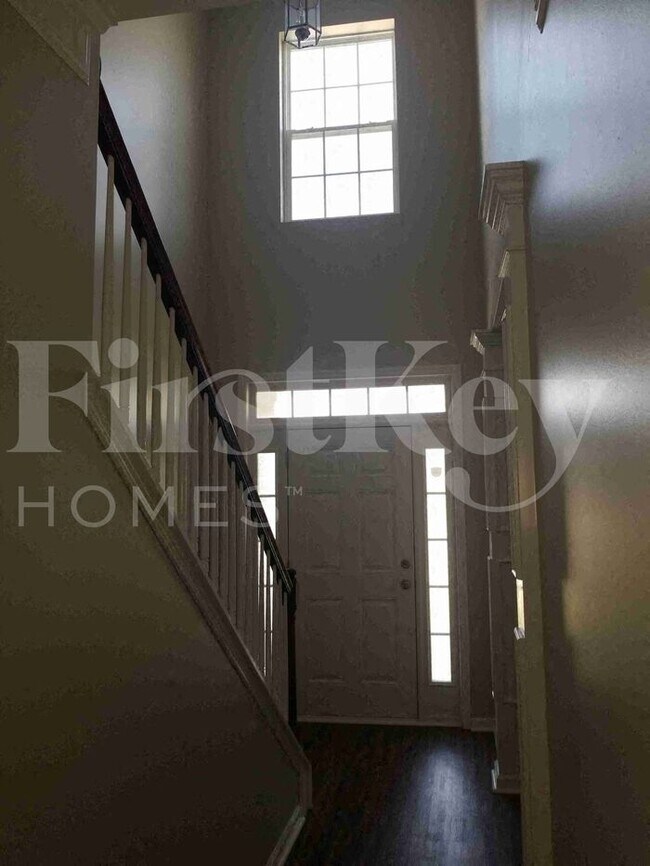 Building Photo - 411 Pin Oak Drive