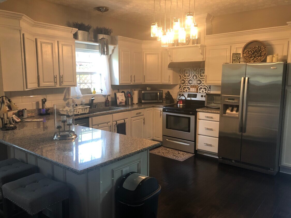 Foto principal - 210 Heritage Ln