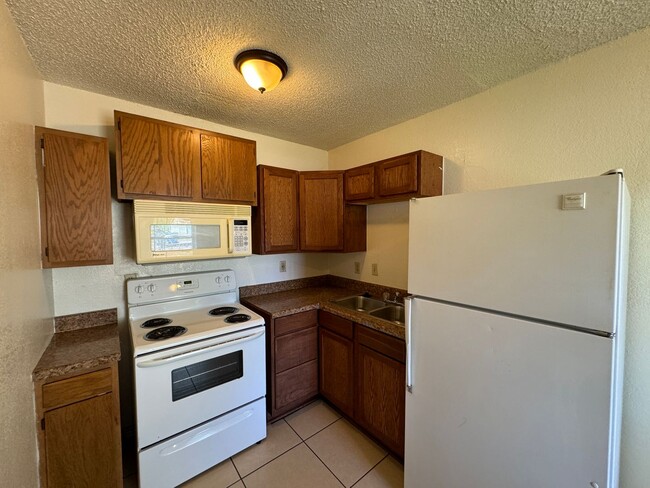 Foto del edificio - 1301 Franz Dr