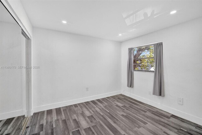 Foto del edificio - 3265 Virginia St