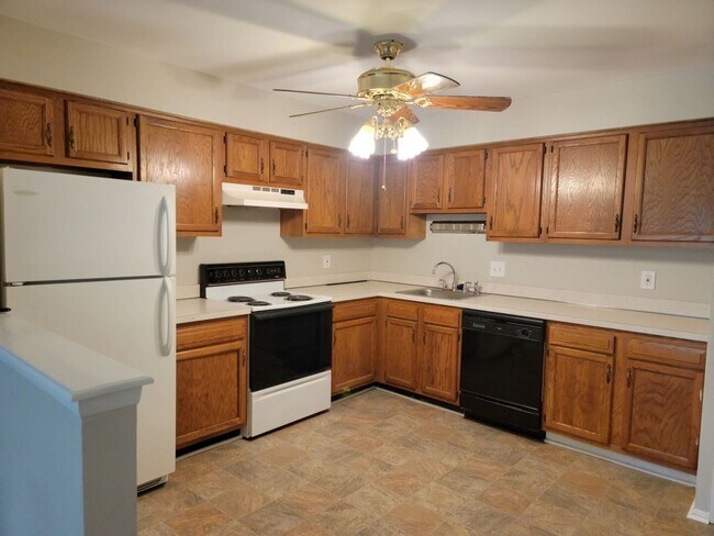 Foto del edificio - Charming unit in a quiet neighborhood