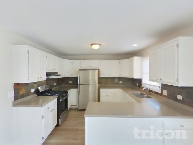 Foto del edificio - 24882 W Forest Dr